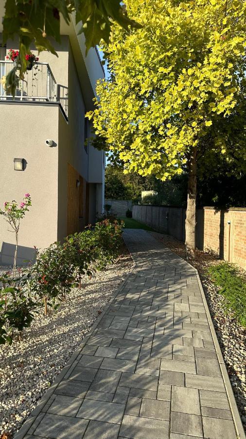 Linden Apartman 107 Glamour (Adults Only) Mosonmagyaróvár 外观 照片
