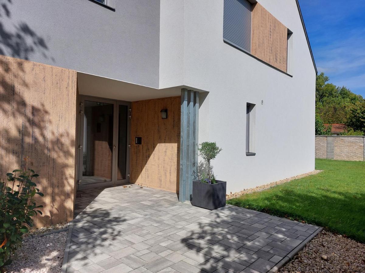Linden Apartman 107 Glamour (Adults Only) Mosonmagyaróvár 外观 照片